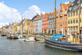 Stay in the heart of historic Copenhagen in Kopenhagen